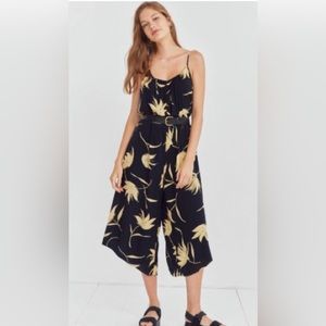 Urban Outfitters Silence + Noise Winona Black
Yellow Floral Oversized Jumpsuit L